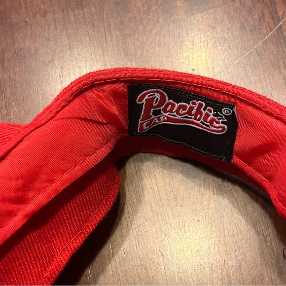 Bundle of 2 Los Cabos visors (adjustable backs) never worn - Picture 5 of 9